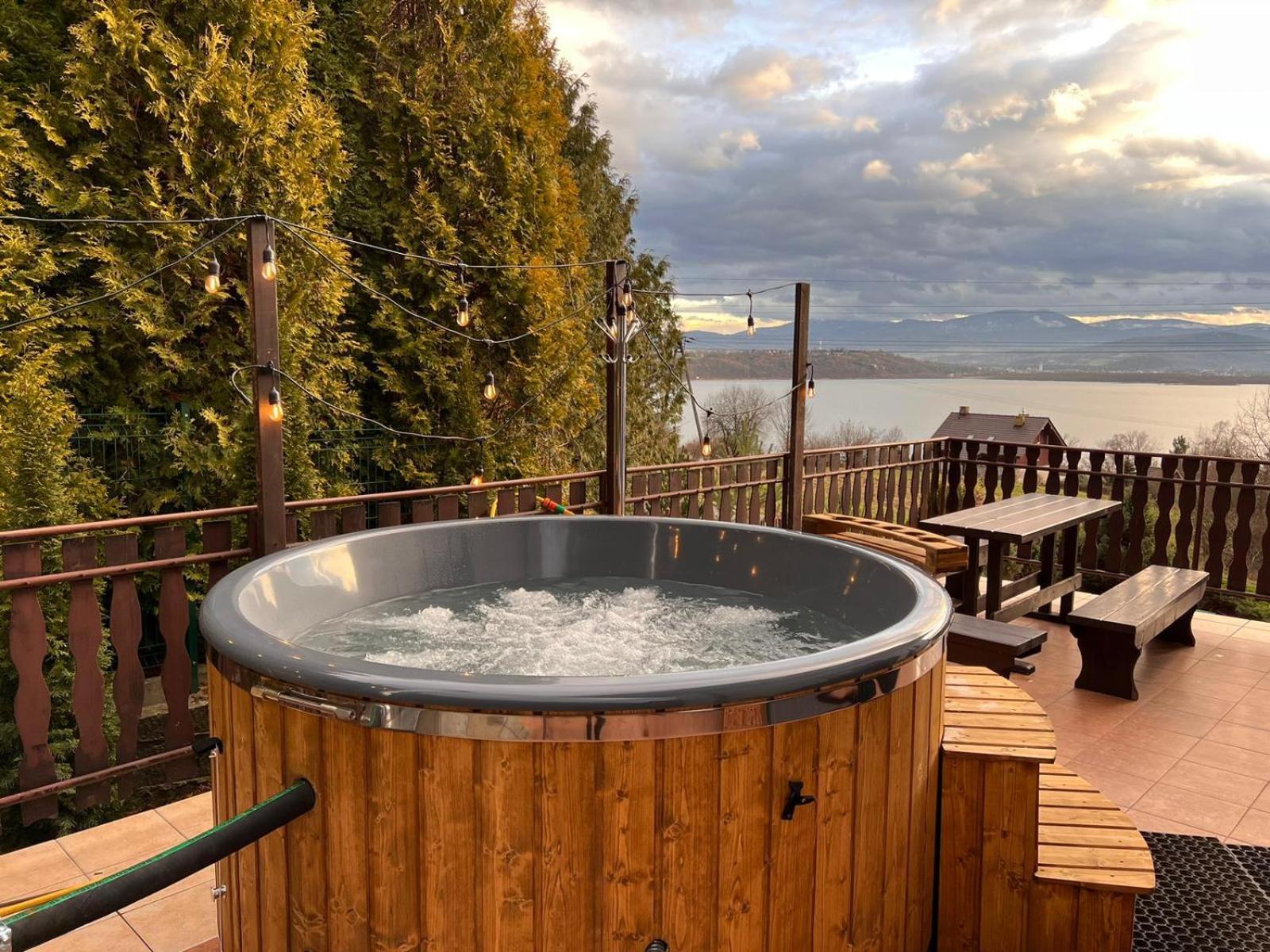 Villa Beskidzka 100 - Sauna & Balia Z Jacuzzi Widok Na Gory I Jezioro Zywieckie Zarzecze Kültér fotó